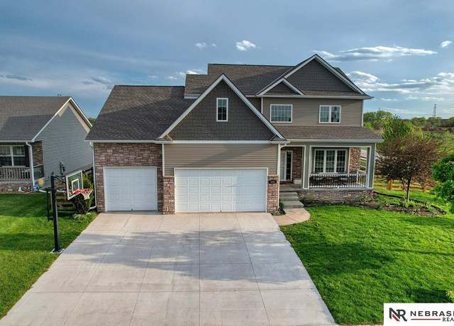 Property at 9441 Southern Sky Cir, Lincoln, NE 68505, 4 beds, 3.5 baths