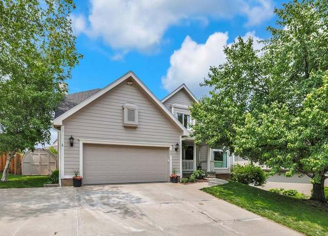 Property at 808 Auburn Ln, Papillion, NE 68046, 4 beds, 3 baths