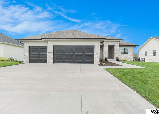 Property at 3938 S 207th St, Elkhorn, NE 68022, 4 beds, 3.5 baths