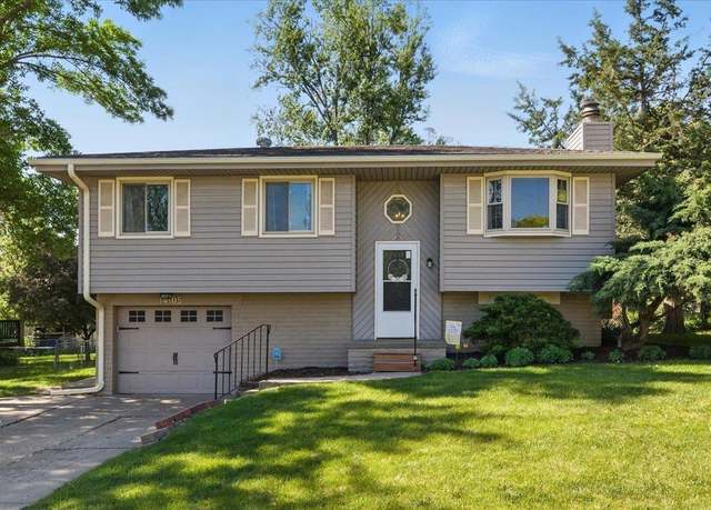 Property at 14105 Jennifer Rd, Omaha, NE 68138, 3 beds, 2 baths
