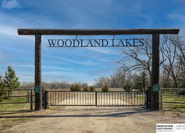 Property at 260 S Woodland Ct, Fremont, NE 68025