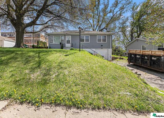 Property at 7509 Vinton St, Omaha, NE 68124, 3 beds, 2 baths