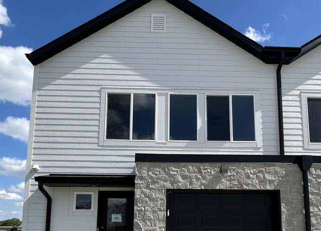 Property at 533 W Corsac Rd, Lincoln, NE 68523, 4 beds, 2.5 baths