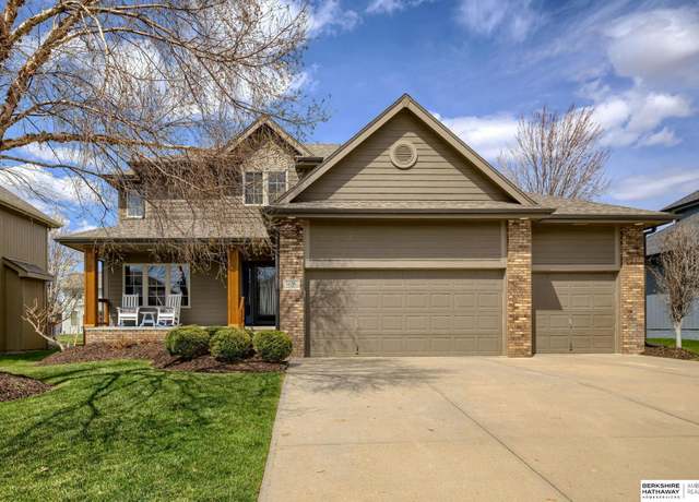 Property at 16380 Grebe St, Bennington, NE 68007, 4 beds, 2.5 baths