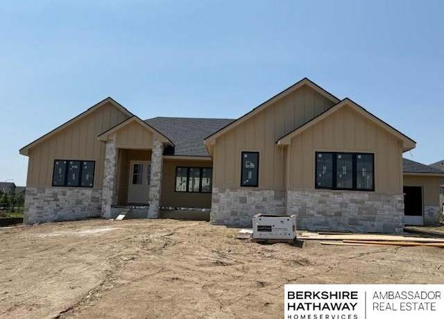 Property at 11560 S 123rd Ave, Papillion, NE 68046, 4 beds, 3.5 baths