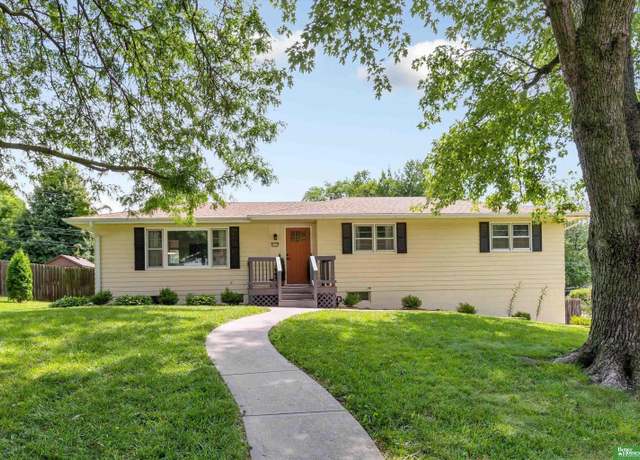 Property at 3137 S 118th St, Omaha, NE 68144, 3 beds, 3 baths
