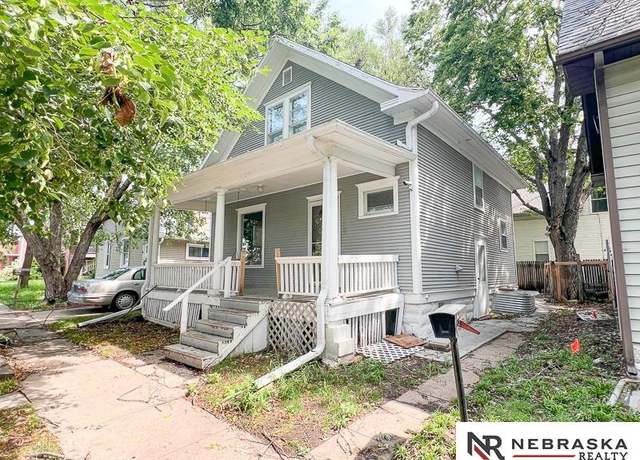Property at 1560 S 19 St S, Lincoln, NE 68502, 2 beds, 1.5 baths