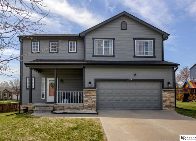 Property at 13614 S 14th St, Bellevue, NE 68123, 4 beds, 3 baths