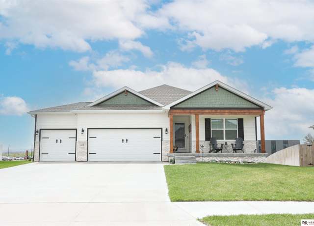 Property at 410 N 10th Ave, Springfield, NE 68059, 4 beds, 3 baths