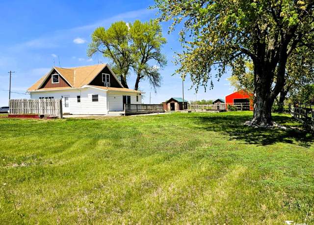 Property at 439 S 4th St S, Geneva, NE 68361-0000, 4 beds, 1 bath