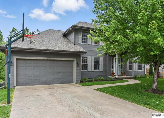 Property at 1907 S 198 St, Omaha, NE 68130, 4 beds, 3.5 baths