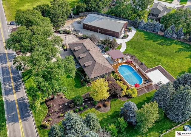 Property at 6201 N 132nd St, Omaha, NE 68164, 3 beds, 4 baths