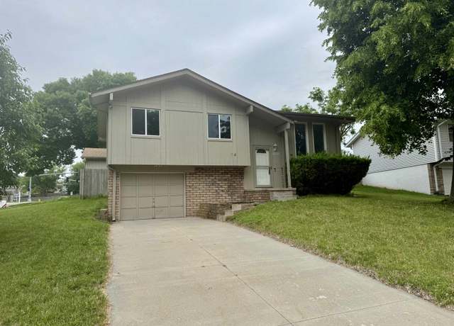 Property at 13555 Polk St, Omaha, NE 68137, 3 beds, 2.5 baths