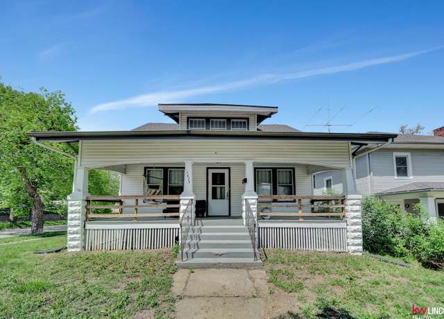 Property at 2675 S 13 St, Lincoln, NE 68502, 4 beds, 1.5 baths