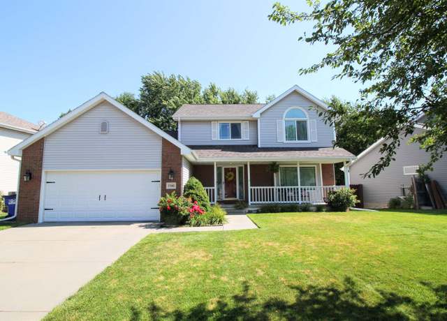 Property at 7566 S 32nd St, Lincoln, NE 68516, 4 beds, 3.5 baths