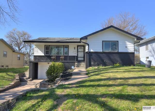 Property at 4864 Saratoga St, Omaha, NE 68104, 3 beds, 3 baths