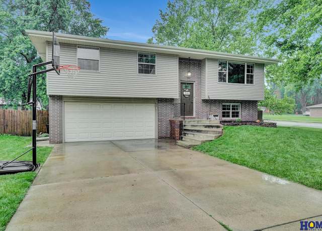 Property at 2727 Ammon Ave, Lincoln, NE 68507, 3 beds, 2 baths