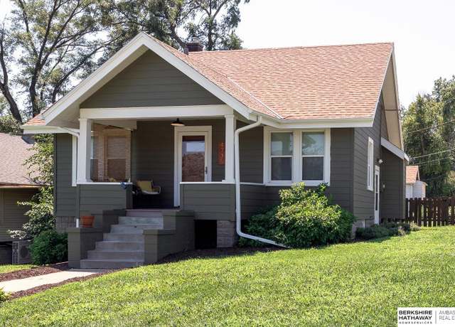 Property at 4735 Erskine St, Omaha, NE 68104, 2 beds, 2 baths