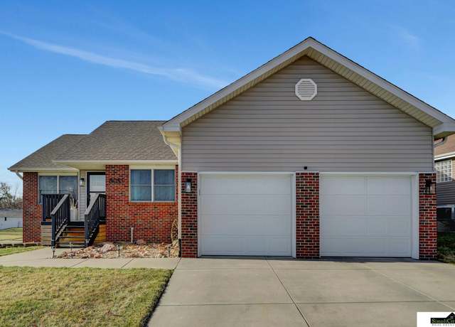 Property at 8055 Colby St, Lincoln, NE 68505, 4 beds, 3 baths