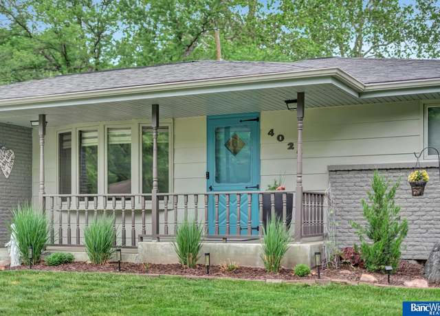 Property at 4225 Clifford Dr, Lincoln, NE 68506, 3 beds, 2 baths
