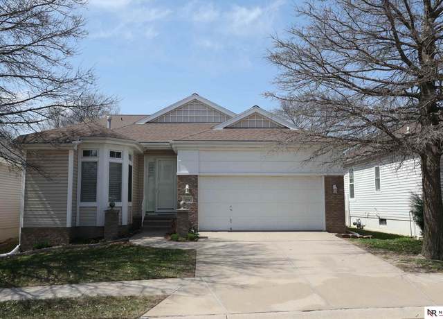 Property at 1714 S 173rd Plz, Omaha, NE 68130, 3 beds, 2 baths