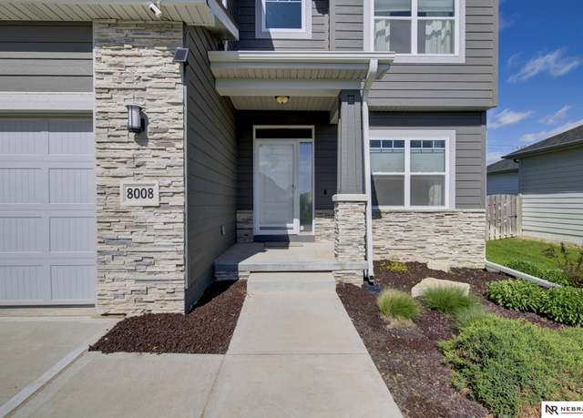 Property at 8008 N 167th Ave, Bennington, NE 68007, 4 beds, 3 baths