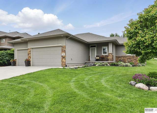 Property at 504 S 198th St, Elkhorn, NE 68022, 4 beds, 3 baths