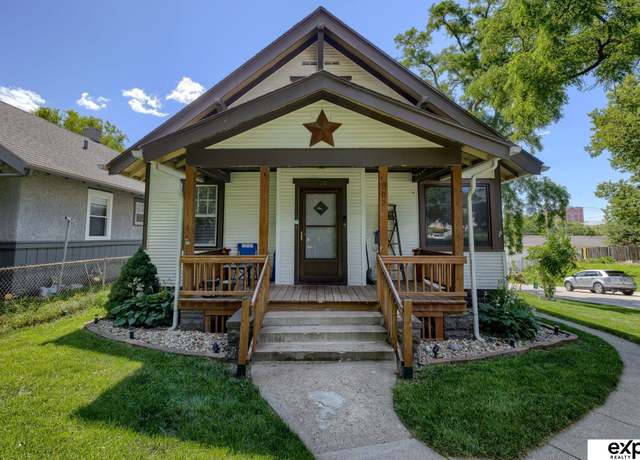 Property at 902 S 38 Ave, Omaha, NE 68105, 3 beds, 1 bath