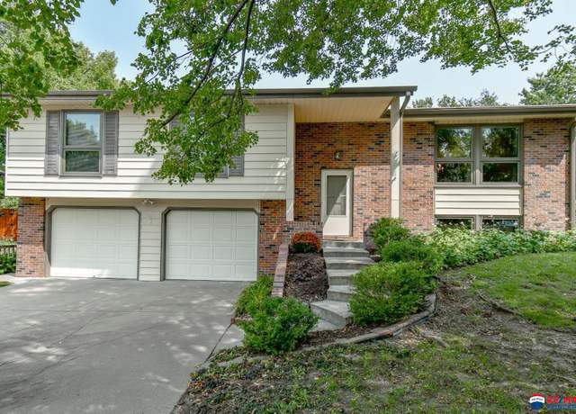 Property at 1732 Pinedale Ave, Lincoln, NE 68506, 3 beds, 3 baths