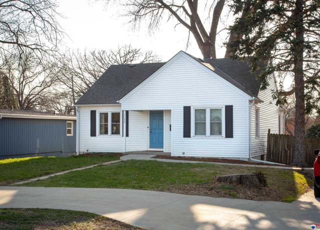 Property at 1133 S 48 St, Lincoln, NE 68510, 4 beds, 2 baths