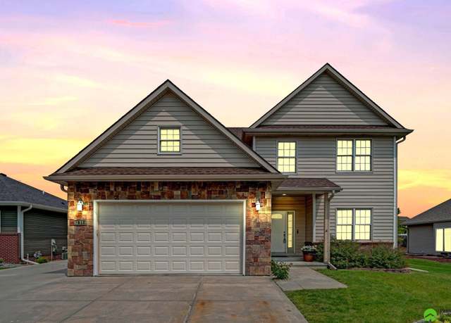 Property at 7820 S 26th St, Lincoln, NE 68512, 4 beds, 4 baths