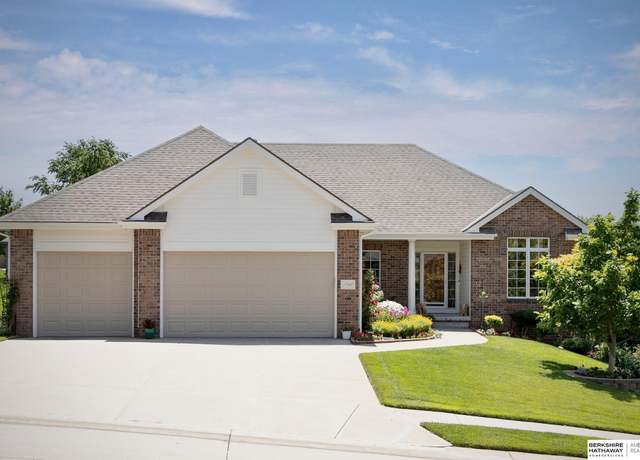 Property at 17107 Grant St, Omaha, NE 68116, 5 beds, 3 baths