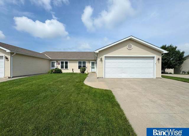 Property at 5559 N 26th Plz, Lincoln, NE 68521, 2 beds, 2 baths