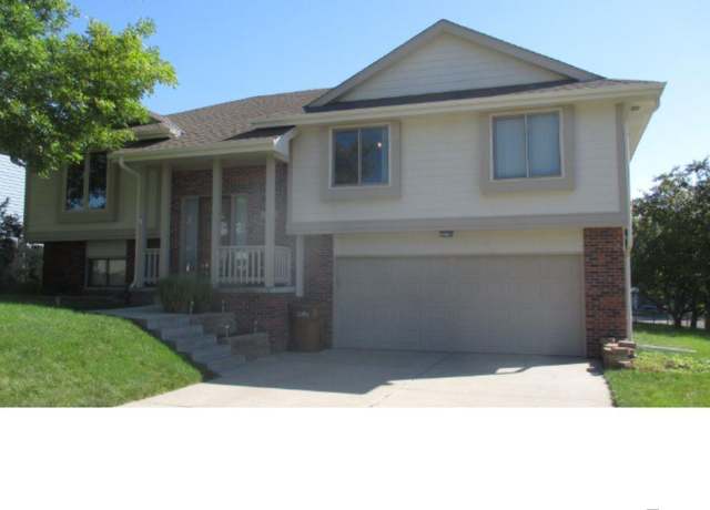 Property at 9903 S 10 St, Bellevue, NE 68123, 3 beds, 3 baths