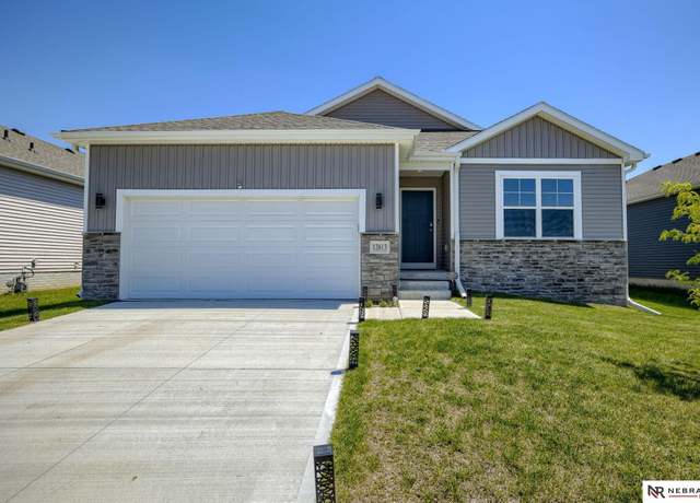Property at 12613 S 204th Ave, Gretna, NE 68028, 4 beds, 3 baths