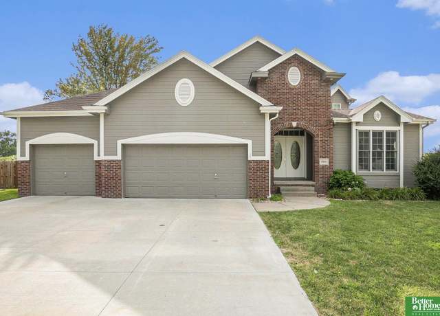 Property at 9808 S 28th Avenue Circle, Bellevue, NE 68123, 4 beds, 3.5 baths