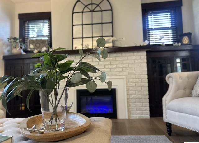 Property at 2610 Browne St, Omaha, NE 68111, 4 beds, 2.5 baths