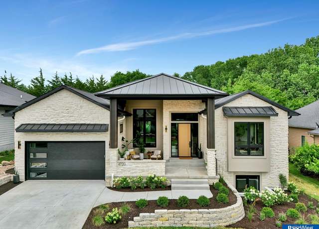 Property at 4720 Firebush Ln, Lincoln, NE 68516, 4 beds, 3 baths