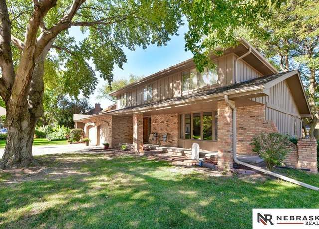 Property at 15708 Leavenworth St, Omaha, NE 68118, 4 beds, 3.5 baths