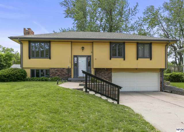 Property at 11705 Grand Ave, Omaha, NE 68164, 3 beds, 2.5 baths
