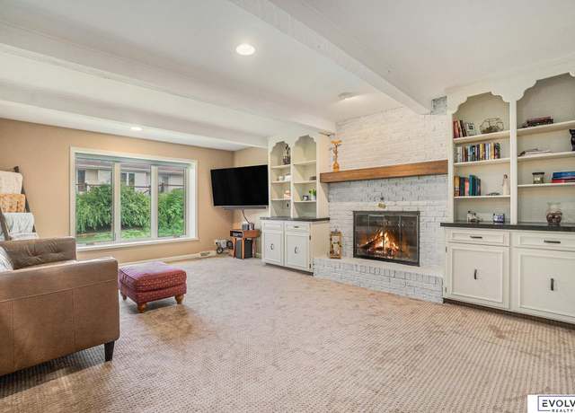 Property at 14922 Cedar Cir, Omaha, NE 68144, 4 beds, 2.5 baths