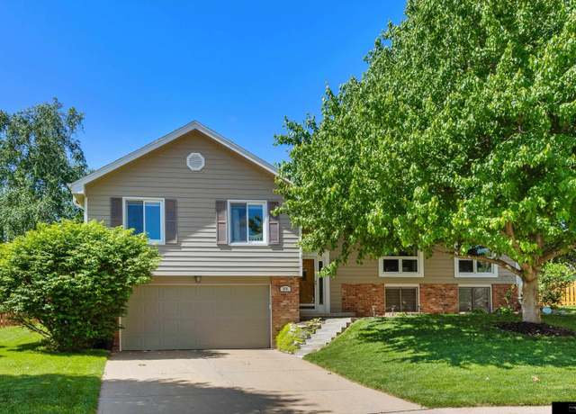 Property at 918 N 150 St, Omaha, NE 68154, 3 beds, 3 baths