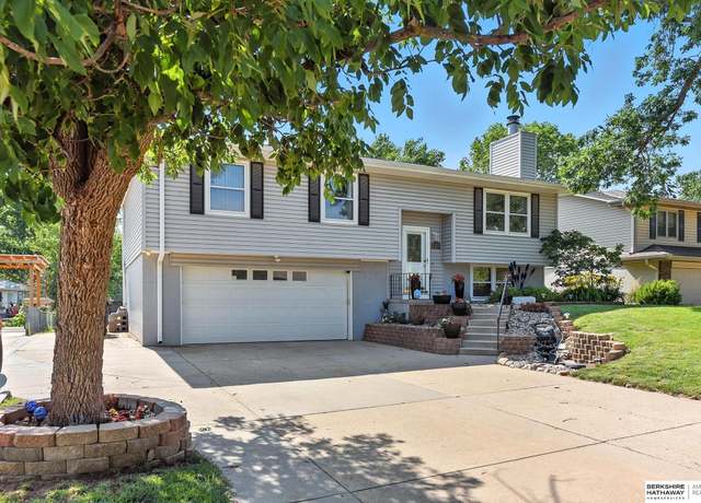 Property at 2528 N 142nd St, Omaha, NE 68164, 3 beds, 2.5 baths