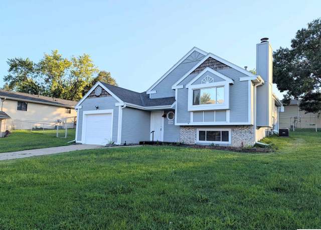 Property at 7106 S 145 St, Omaha, NE 68138, 4 beds, 3 baths