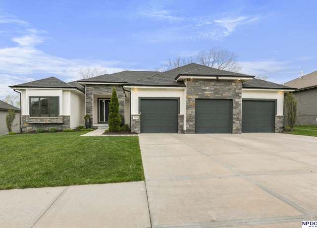 Property at 11018 S 174th St, Omaha, NE 68136, 6 beds, 3 baths
