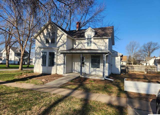 Property at 107 N Linden St, Wahoo, NE 68066, 4 beds, 1.5 baths