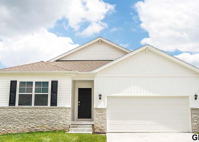 Property at 7214 S 205th St, Gretna, NE 68028, 4 beds, 3 baths