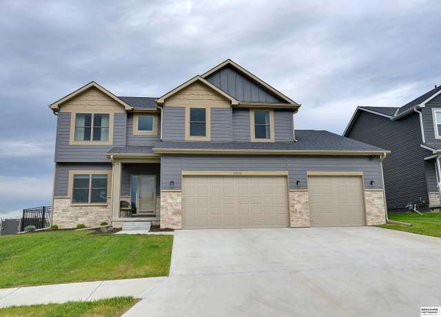 Property at 4502 N 212th St, Omaha, NE 68022, 4 beds, 2.5 baths