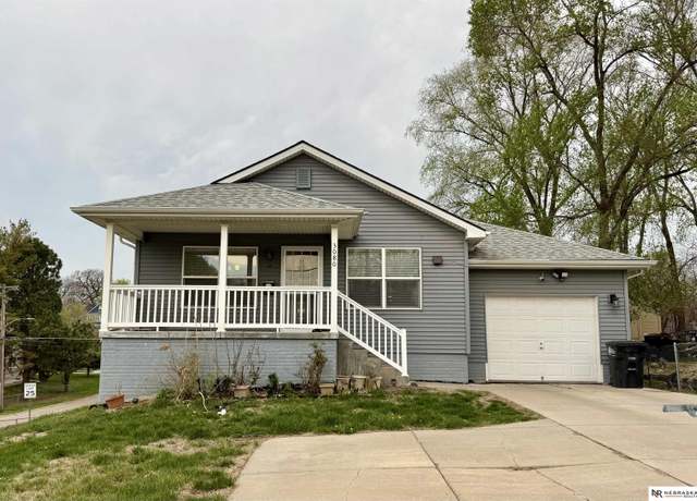 Property at 3080 S 16 St, Omaha, NE 68108, 3 beds, 1 bath