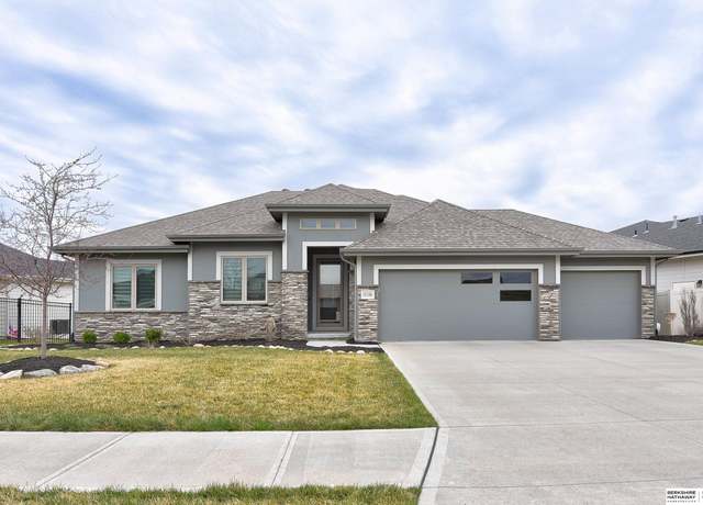 Property at 10106 S 181 St, Omaha, NE 68136, 4 beds, 3 baths